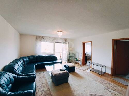 Blick ins Wohnzimmer - 