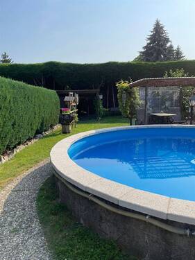 Pool - Einfamilienhaus mit 117,00 m&sup2; in Berlin zum Kaufen