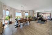 Essbereich mit Blick ins Grüne - 6 Zimmer Einfamilienhaus zum Kaufen in Schöffengrund