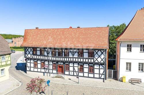 Vorderansicht - 9 Zimmer Mehrfamilienhaus, Wohnhaus zum Kaufen in Harzgerode