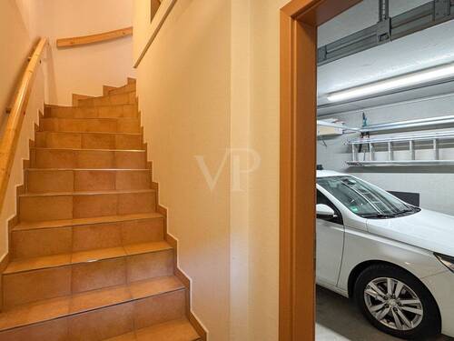Treppenaufgang von der Garage - 