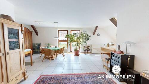 Wohnzimmer - Dachgeschosswohnung - 