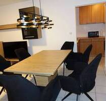 Moderne möblierte 2 Zi. Terrassen-Wohnung mit ca. 30 qm großem Garten, zzgl TG-Stellplatz - Neumarkt-Sankt Veit