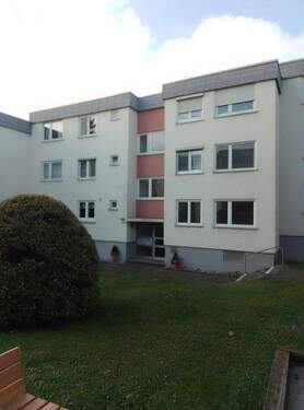 Außenbereich - Helle 3-Zimmer Wohnung mit Balkon in Stuttgart-Bad Cannstatt