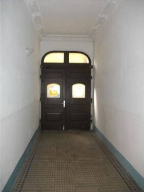 Hauseingang - 3 Zimmer Etagenwohnung zur Miete in Chemnitz