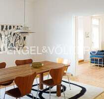 Formvollendet Wohnen in einer imposanten 8-Zimmer-Beletage mit Balkon . im denkmalgeschützten Unikat - Tübingen Innenstadt