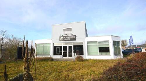 Direkt an der Autobahn A3 - Repräsentative Büro- und Geschäftsräume bei Neumarkt - Gewerbegebiet Berg A3