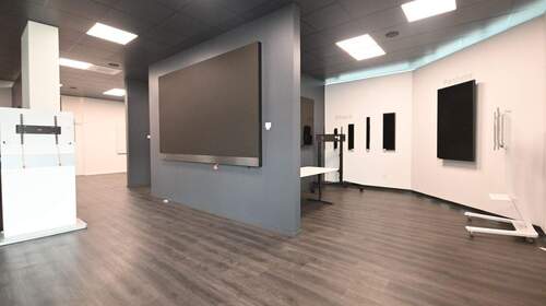 Große Ausstellungsfläche - Halle in Berg bei Neumarkt in der Oberpfalz / Loderbach