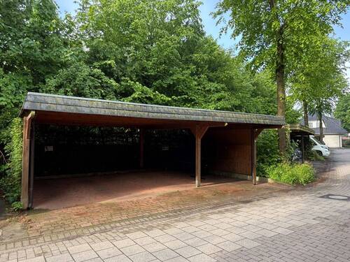 Carportstellplatz in der Mitte - 
