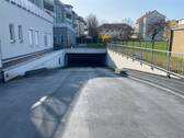 Tiefgarageneinfahrt - 