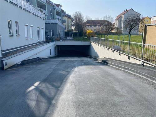 Tiefgarageneinfahrt - 