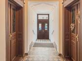 Hauseingang - Etagenwohnung mit 156,20 m² in Leipzig zum Kaufen
