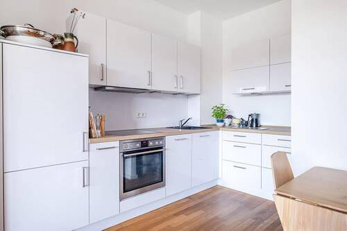 Einbauküche - 2 Zimmer Etagenwohnung zum Kaufen in Berlin