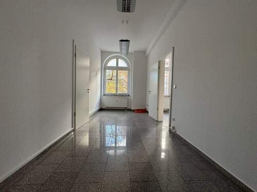 Büroraum 2 (Durchgangszimmer) - 4 Zimmer Büro zur Miete in Leipzig