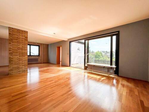 Wohnzimmer 1.OG - 9 Zimmer Mehrfamilienhaus, Wohnhaus in Kassel