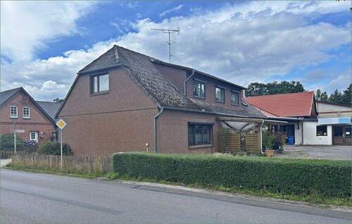 Ansicht Straßenseitig - 9 Zimmer Mehrfamilienhaus, Wohnhaus zum Kaufen in Müden (Aller) / Flettmar