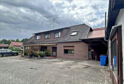 Außenansichht Wohnhaus - Mehrfamilienhaus, Wohnhaus mit 170,00 m&sup2; in Müden (Aller) / Flettmar zum Kaufen