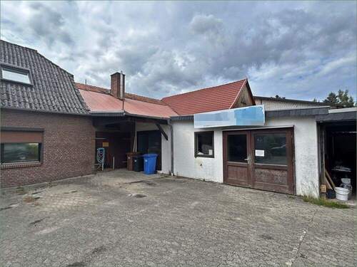 Hof und Eingang Gewerbeeinheit - 
