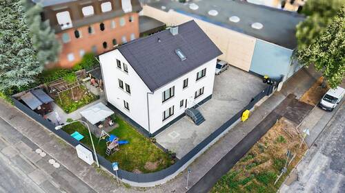 Drohne 3 - Mehrfamilienhaus, Wohnhaus mit 240,00 m² in Frankfurt am Main zum Kaufen