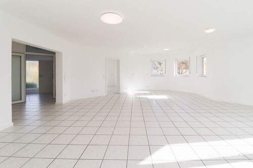 Wohnen / Essen - 6 Zimmer Mehrfamilienhaus, Wohnhaus in Kottweiler-Schwanden