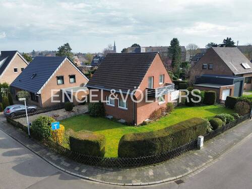 Freistehend in ruhiger Lage - Vorst: EFH mit kompakter Wohnfläche in ruhiger Lage und Potenzial für Ihre individuellen Ideen