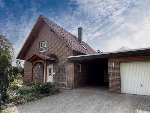 Straßenansicht - 4 Zimmer Einfamilienhaus zum Kaufen in Langlingen