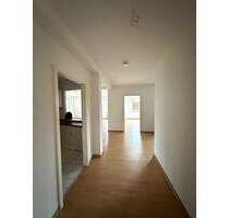 Nähe Rennbahn Gepflegte Wohnung mit Terrasse, EBK, G-WC u.Stellplatz - Hoppegarten Dahlwitz-Hoppegarten