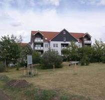 Gemütliche und gut vermietete 3-Zimmer mit Balkon, Wannenbad und Stellplatz in ruhiger Lage! - Leuna