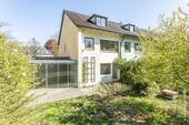 Gartenseitige Hausansicht - 5 Zimmer Reihenendhaus zum Kaufen in München