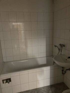 Badezimmer - 1 Zimmer Etagenwohnung in Erfurt