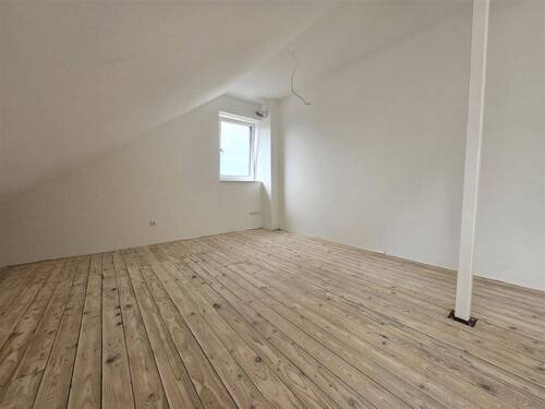 5. Zimmer oder 5. 6. und 7. Zimmer im Dachgeschoss - 