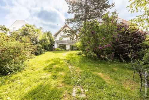 Blick vom Garten auf das Haus - 