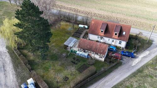 Luftaufnahme - 7 Zimmer Mehrfamilienhaus, Wohnhaus zum Kaufen in Bad Berka