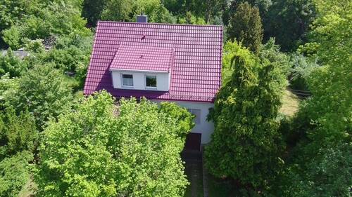 Titelbild - Familienfreundliches Wohnen in ruhiger Sackgassenlage – großzügiges Einfamilienhaus mit großem Naturgrundstück in Rötha