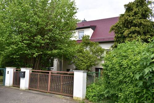 Hausansicht - 7 Zimmer Einfamilienhaus in Rötha