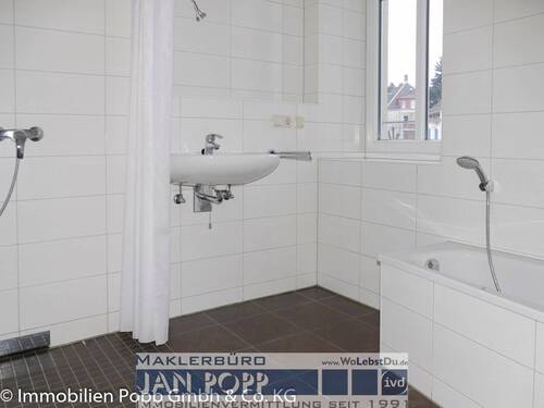 Bad - Barrierefreie Wohnung in soliden Haus!