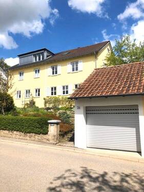 Front - ?? Charmante DHH in bester Stadtlage von Rottweil mit Garten, Garage und guter Ausstattung