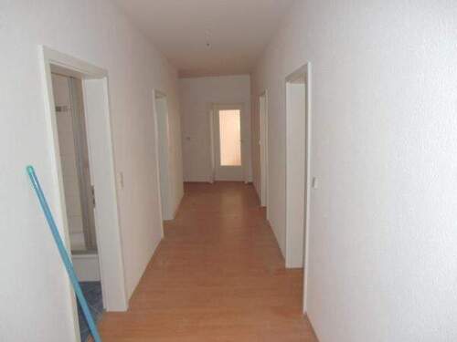 Flur - 5 Zimmer Etagenwohnung in Döbeln