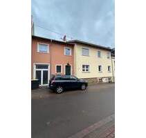 Großzügiges 1 Familienhaus und großem Grundstück in sehr ruhiger Lage von Schiffweiler