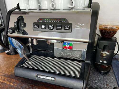 Authentischer Kaffeegenuss – unsere italienische Siebträgermasch - Büro mit 4,00 m&sup2; in München zur Miete