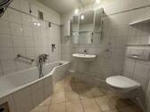 Badezimmer - 3 Zimmer Etagenwohnung zur Miete in Lübeck