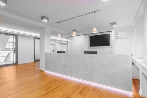 Rezeptionist.jpg - Büro in Düsseldorf