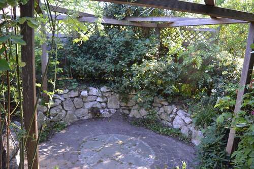 Gartenrondell mit Sonnenschutz - 4 Zimmer Einfamilienhaus in Bremen St. Magnus