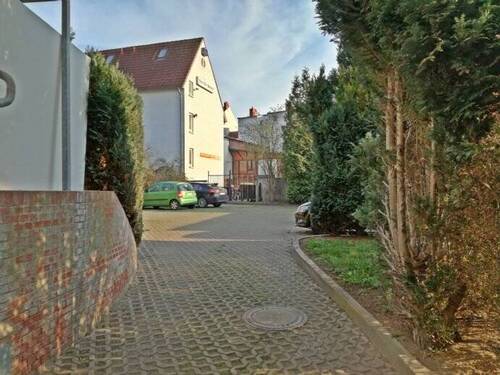 PKW-Stellplatz im Innenhof - 