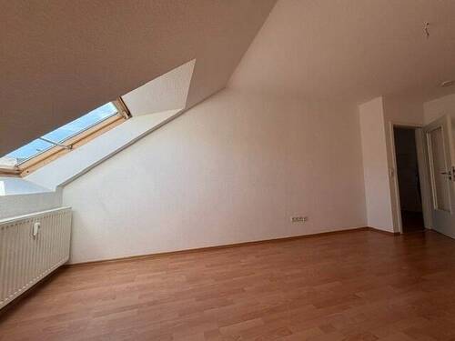 Wohnzimmer - * sonnige DG-Wohnung * Gohlis-Mitte * 2 Zimmer * sehr gepflegt *