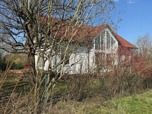 Gartenseite - 6 Zimmer Einfamilienhaus in Ottenhofen