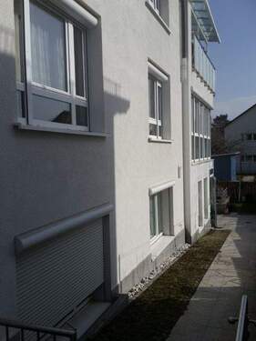 Bild 1 - SINDELFINGEN 1Zi.Whg.ca.29m2 möbliert Kochnische Dusche Wc Laminatboden450zugl.NK.)130.-_(BAD WC IST BENÜTZUNG MIT EINEM ANDEREN MIETER
