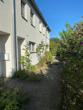Eingangsbereich - Familienfreundliches Reihenmittelhaus mit sonnigem Garten