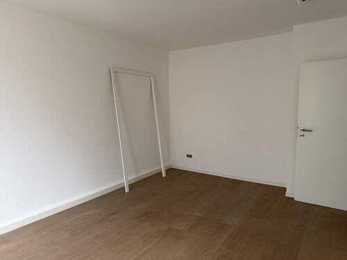 Wohnzimmer - 2 Zimmer Etagenwohnung in Reinsdorf
