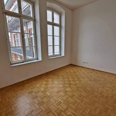 Fenster Wohnzimmer - Etagenwohnung zur Miete in Schwerin